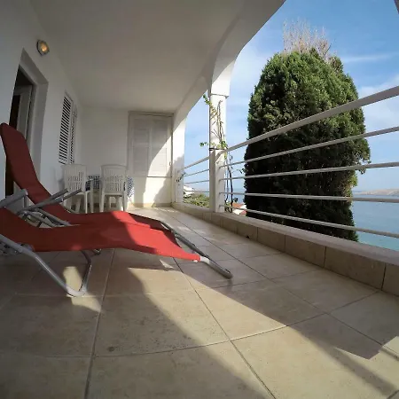 Appartement Dina *